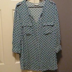 Quarter sleeve loose and flowy blouse